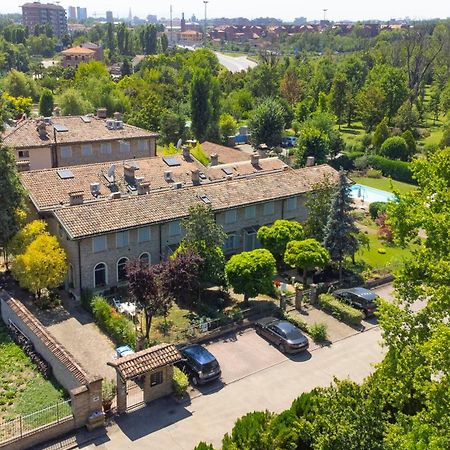 Residence Antico Borgo Modena Exterior photo